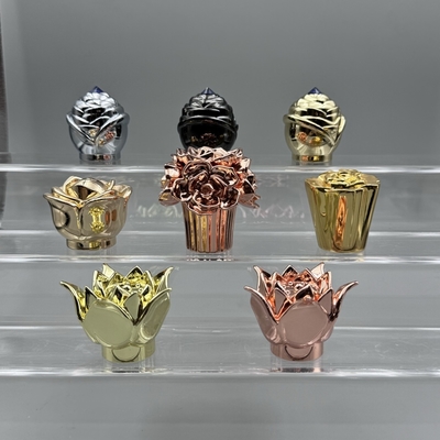 kupować Wykwintne kryształowe nakrętki do perfum Zamak w kształcie kwiatu do standardowych szyjek butelek Fea 15 online manufacture