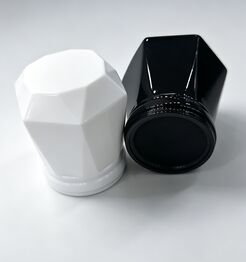 kupować Diamentowa Nakrętka do Perfum z Zamaku o Wielopłaszczyznowym Geometrycznym Wzornictwie i Personalizowanych Wykończeniach produkcja online