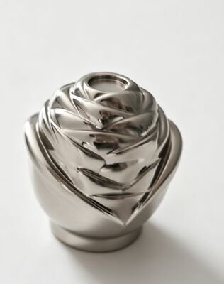 kupować Rosebud Sculpted Zamak Perfume Cap (Srebrny i Czarny) produkcja online