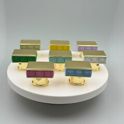Najlepsza sprzedaż China Factory Wholesale Custom logo Perfumy butelki Perfumy Caps dla FEA15 Szklane butelki