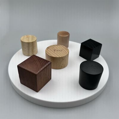 30 ml butelki z perfumami w drewnianym opakowaniu doskonała kombinacja stylu i funkcji