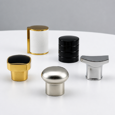 Nowoczesna nakrętka do perfum z zamaku o wielu kształtach, owinięta skórą, kwadratowa, okrągła rączka, metalowa pokrywa, niestandardowe logo do szklanej butelki na perfumy