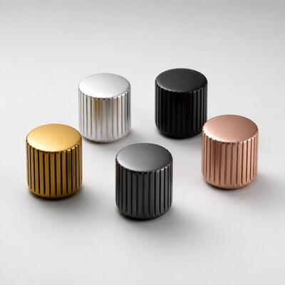 Pionowa żebrowana cylindryczna zakrętka do perfum z zamaku, wielokolorowa metalowa nakrętka na butelkę perfum z niestandardowym logo dla szyjki FEA 15mm