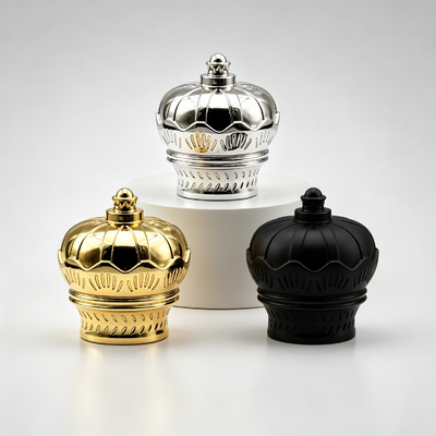 Luksusowa ażurowa nasadka do perfum ze stopu cynku w kształcie korony bezpośrednio od producenta, pasująca do FEA15, tłoczona zatyczka do butelek perfum ze znalu (Zamac) w stylu vintage, wielokolorowa galwanizacja, własne logo, OEM ODM